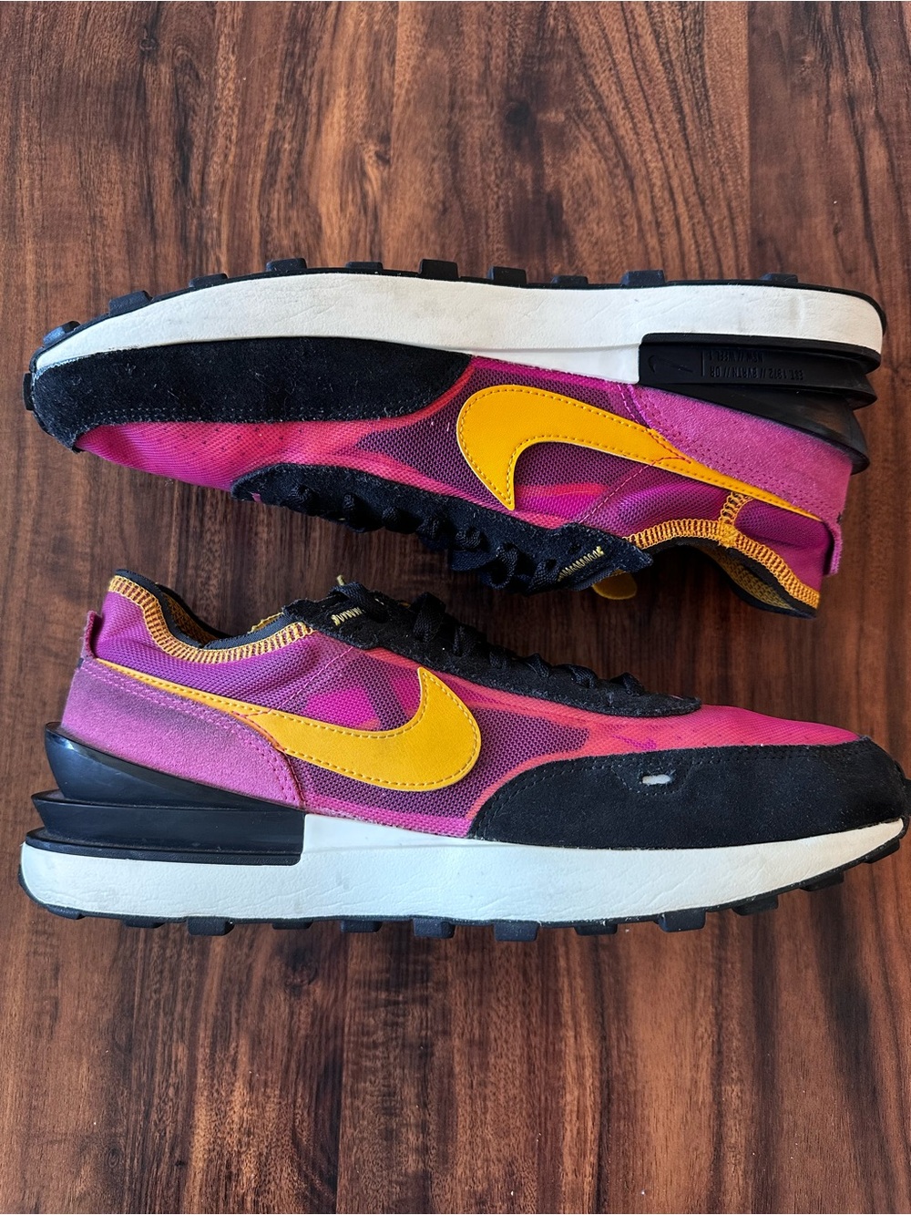 Nike Waffle One "Active Fuchsia" sneakers - Picture 6 of 7